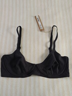 SKIMS Fits Everybody Unlined Demi Bra Size:32C Onyx
